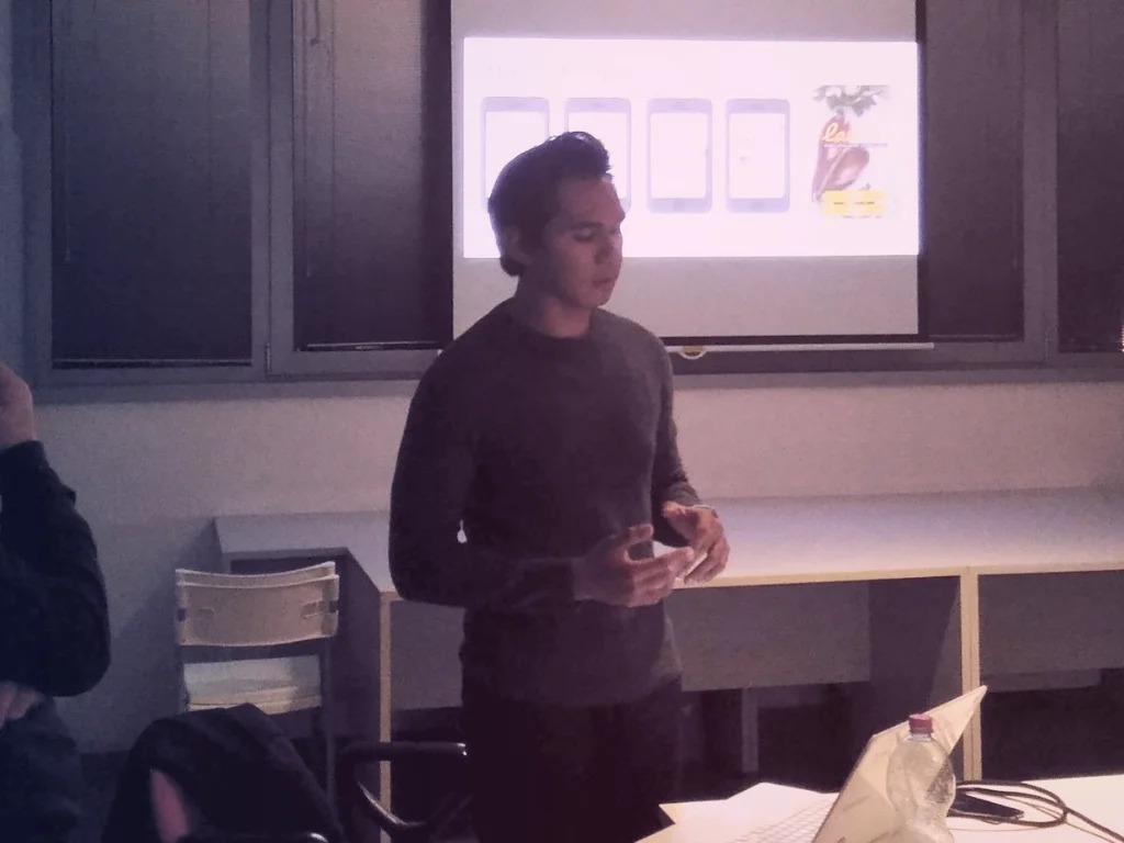 Rey presenting an early project